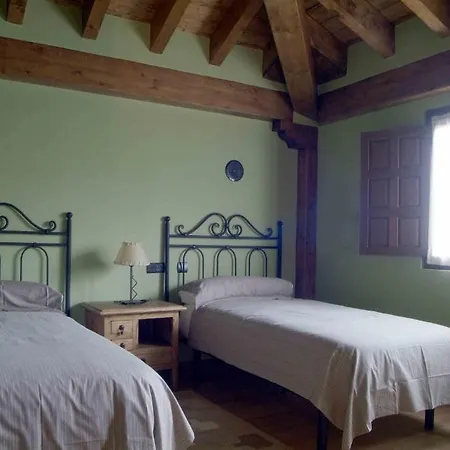Centro De Turismo Rural La Coruja Del Ebro Valderredible Room photo